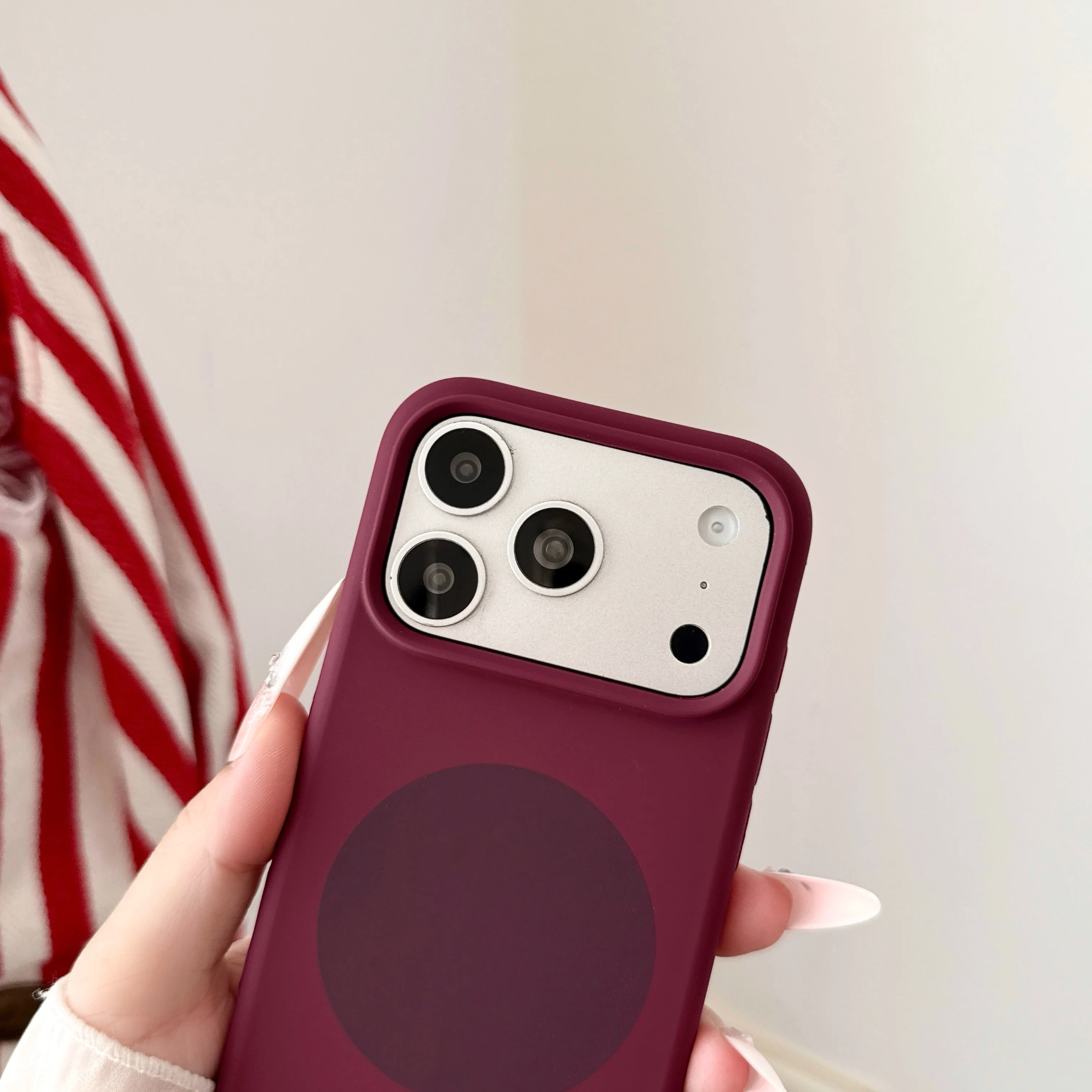 Fashion Magnetic Wireless Char - Liquid Silicone Magnetic Phone Case 评论和价格